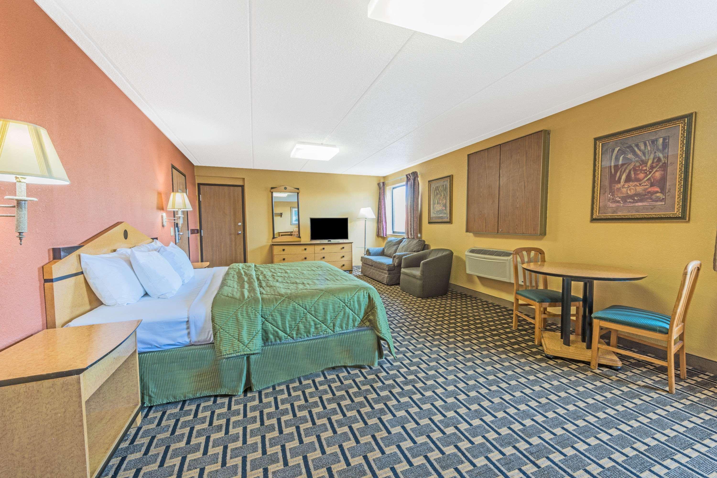 Days Inn By Wyndham Hurstbourne Louisville-Jefferson County Extérieur photo