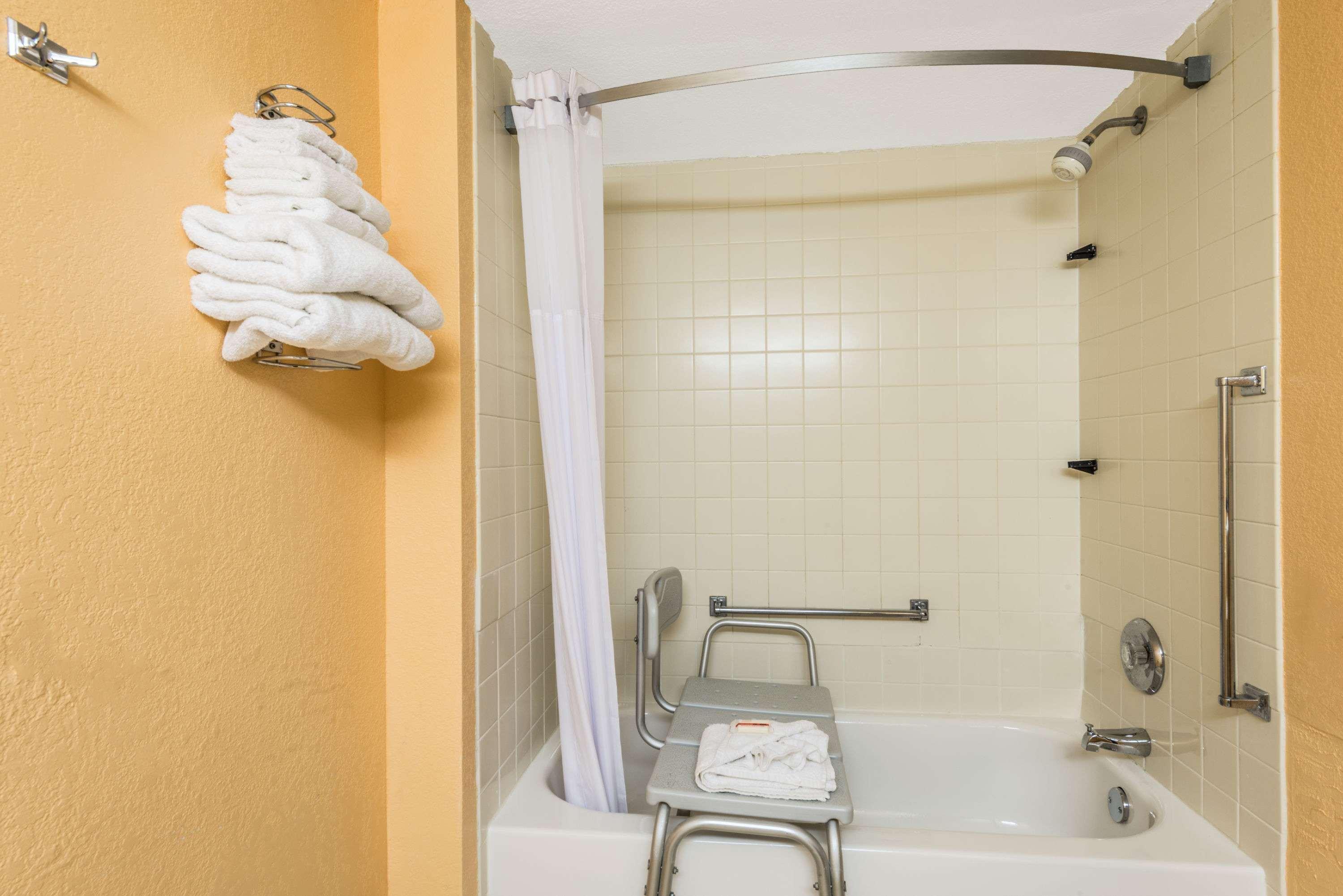 Days Inn By Wyndham Hurstbourne Louisville-Jefferson County Extérieur photo