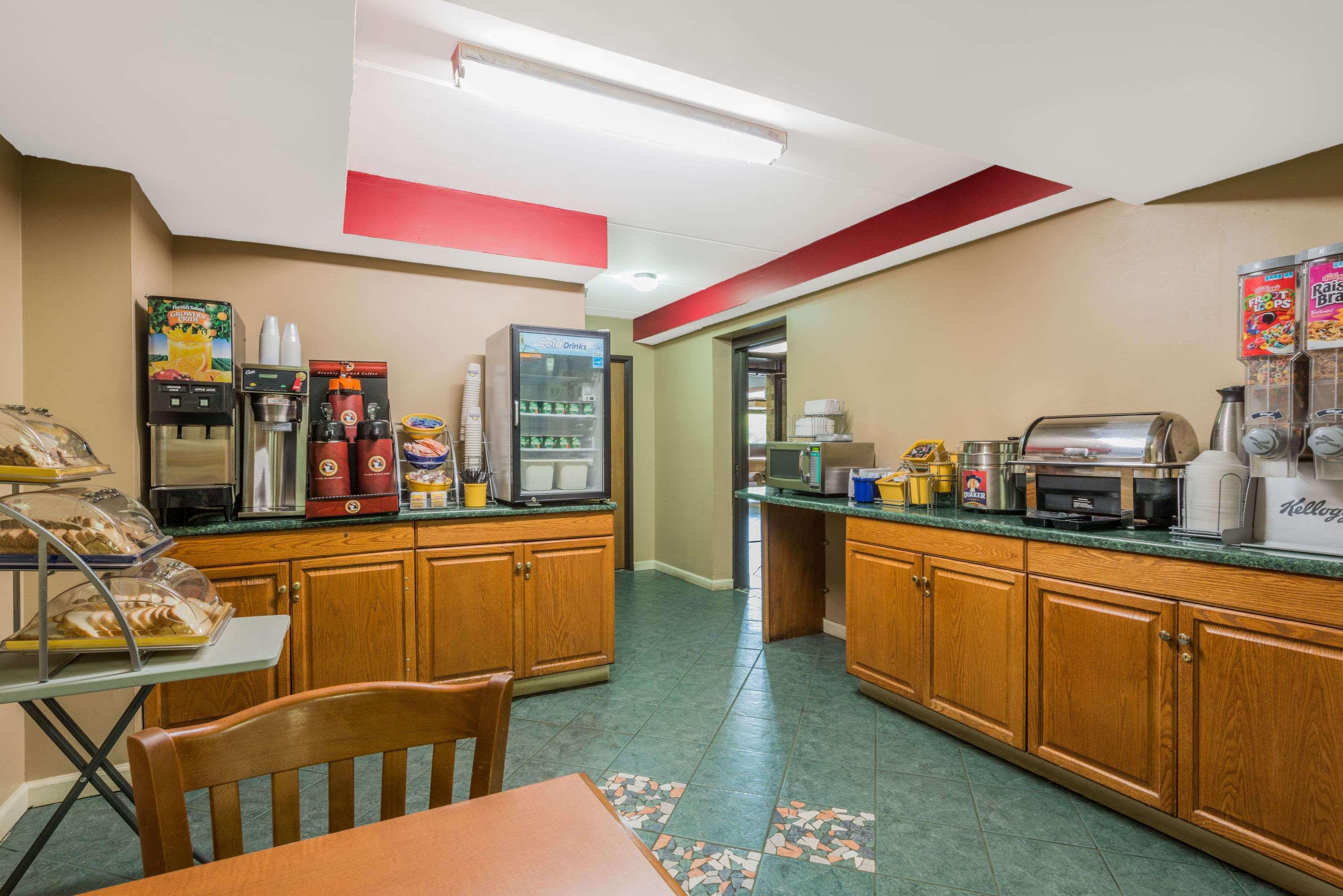 Days Inn By Wyndham Hurstbourne Louisville-Jefferson County Extérieur photo